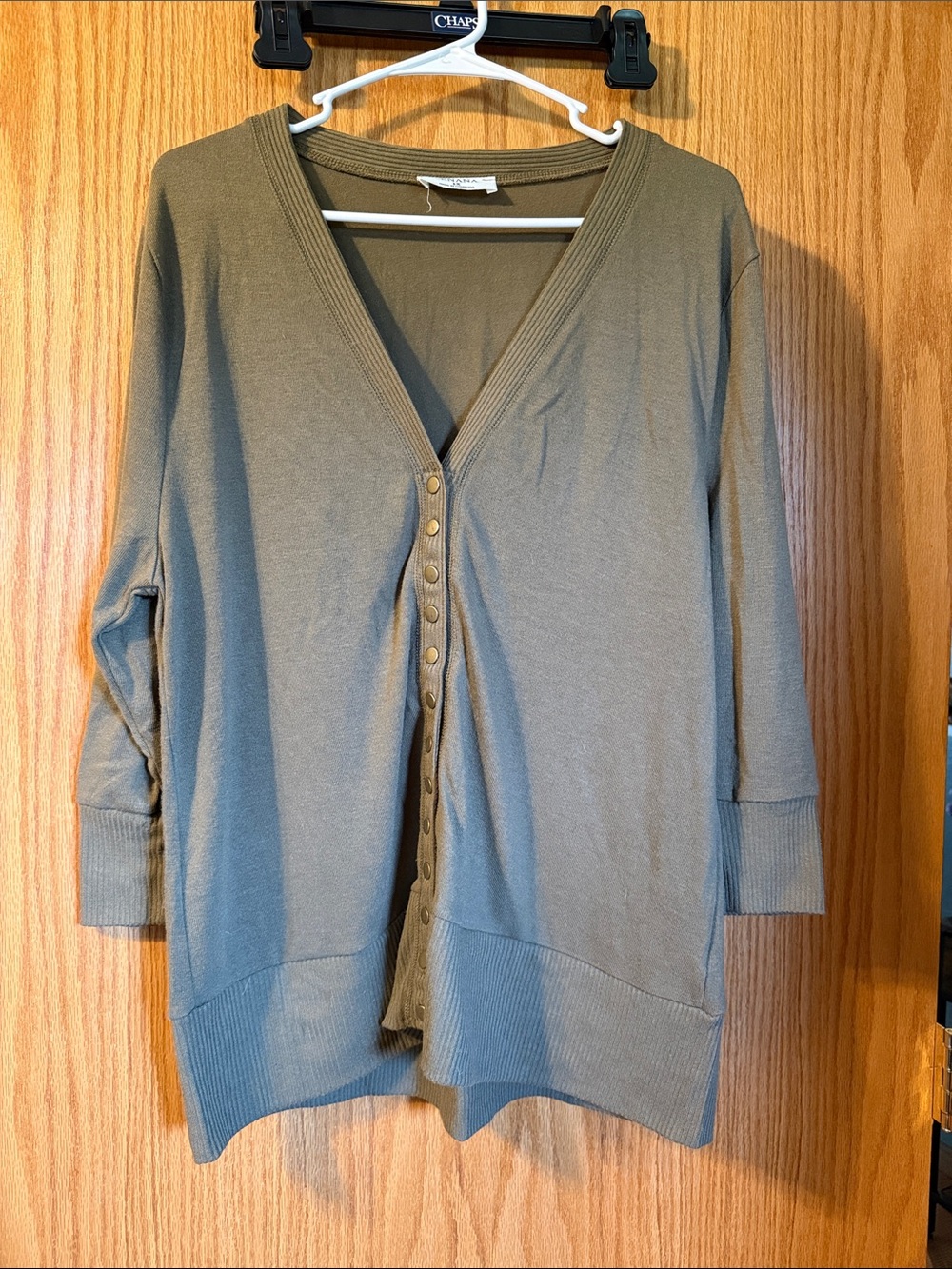 Women's Olive Green Button-Front V-Neck Cardigan Sweater